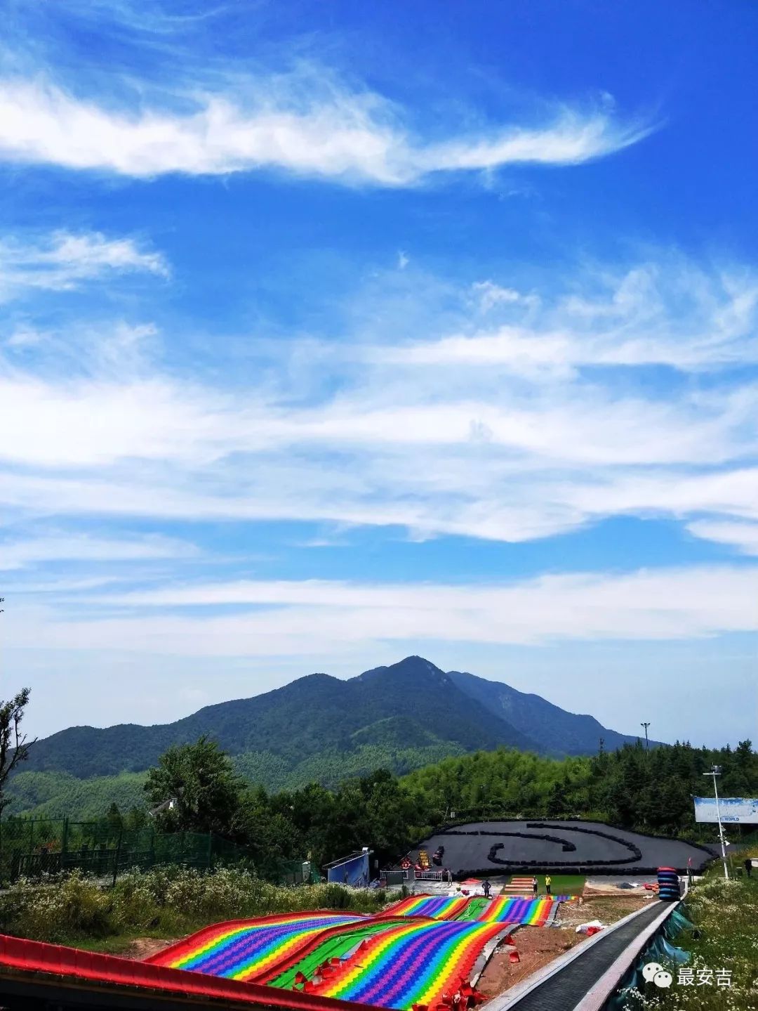 看彩虹,看彩虹轻轻闪烁