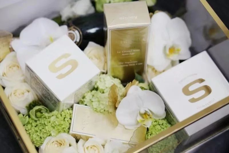 开箱+浮力|美妆圈：呵！谁还没个十二时辰了