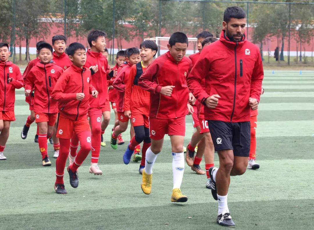 恒大足校05梯队赴西班牙,广州恒大足校训练视频