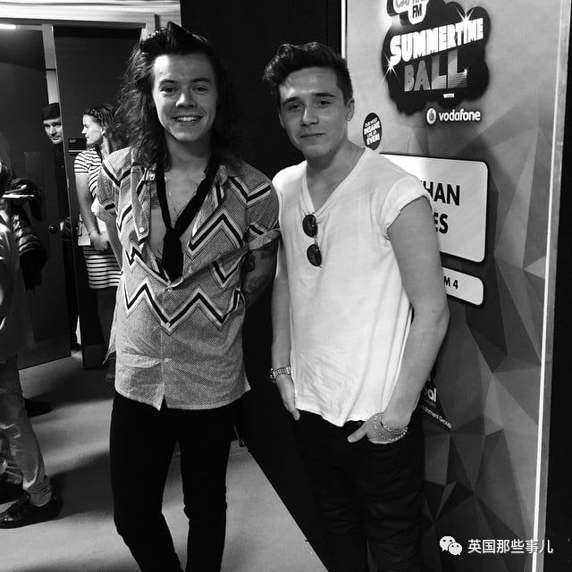 贝克汉姆三个儿子最新消息,贝克汉姆大儿子小时候身体差