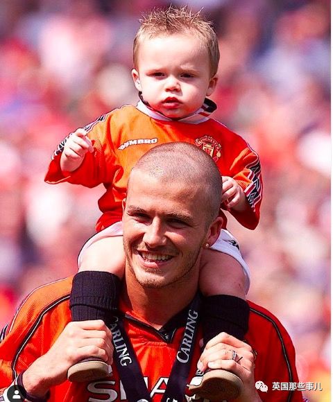 贝克汉姆三个儿子最新消息,贝克汉姆大儿子小时候身体差