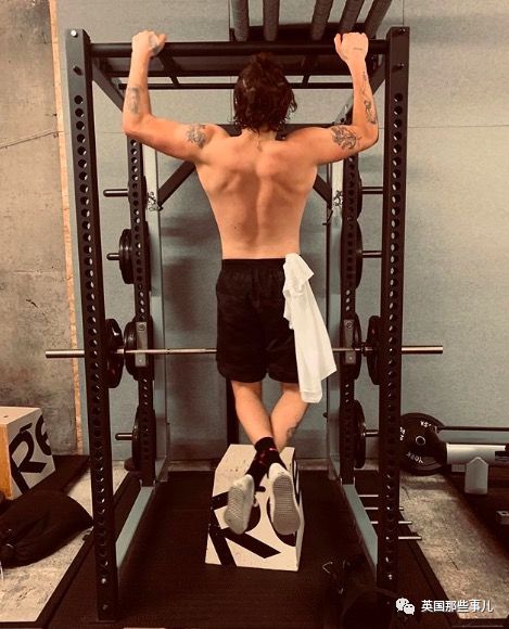 贝克汉姆三个儿子最新消息,贝克汉姆大儿子小时候身体差