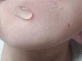 脸上搓出3斤泥！难怪又黄又暗又黑头！10秒给脸蛋“剥壳”，厉害