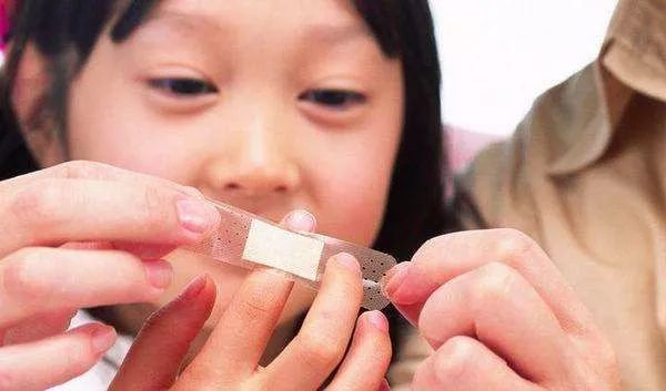 比创可贴好用,最好用的液体创可贴