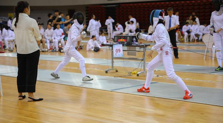 全国中学生击剑锦标赛在绍兴开赛
