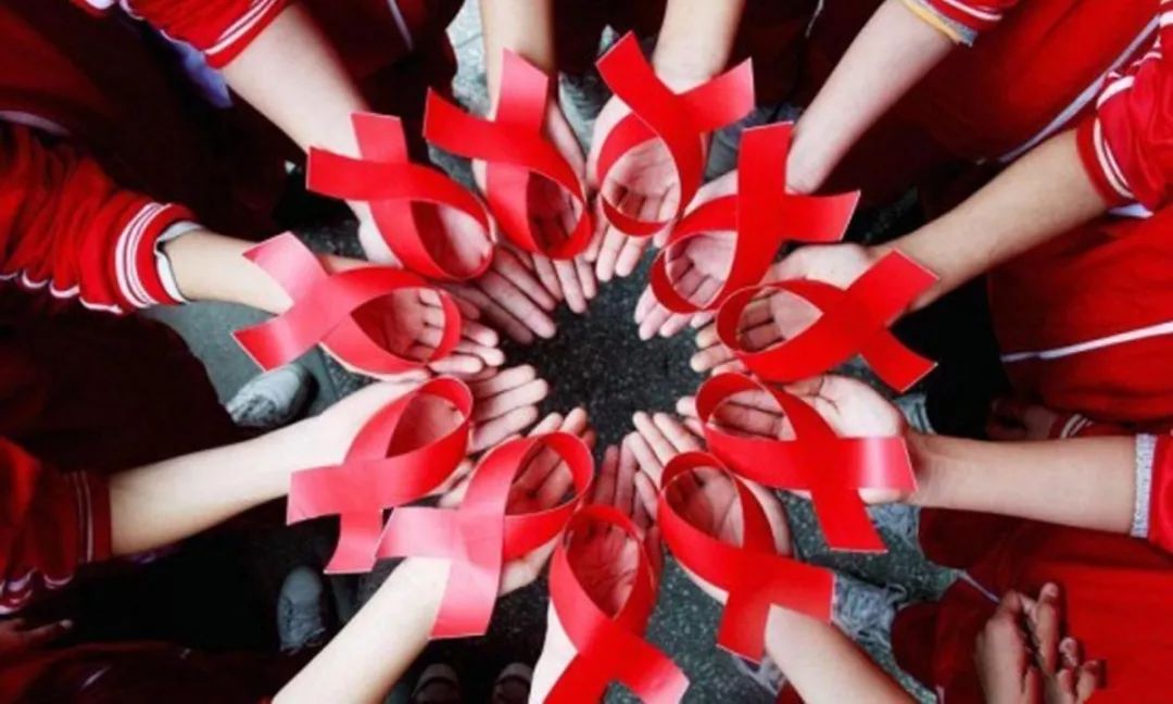 艾滋患者咬伤法官,艾滋病携带者咬伤法官