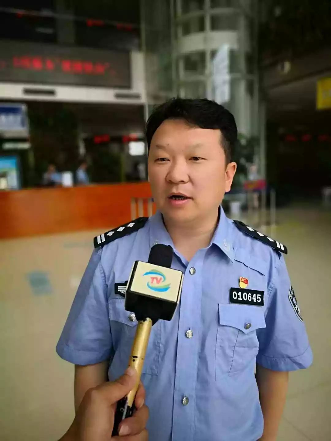 郑州公安出入境管理办事大厅位置,郑州出入境管理处服务窗口