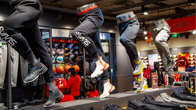 安踏在美国最新消息,安踏的危机事件