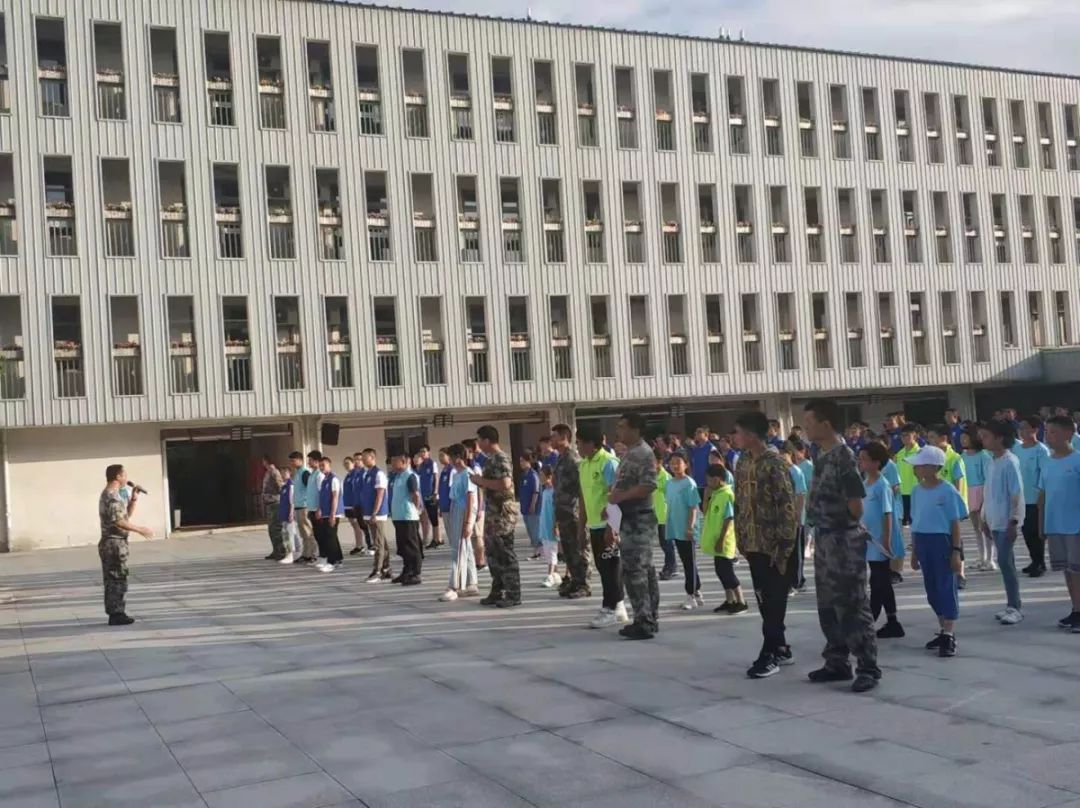 青少年暑期七彩夏令营系列活动,暑假夏令营让你嗨翻天