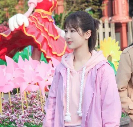 花钱减压｜不在微博上买房都追不上现男友的预告了，韩商言你太上头