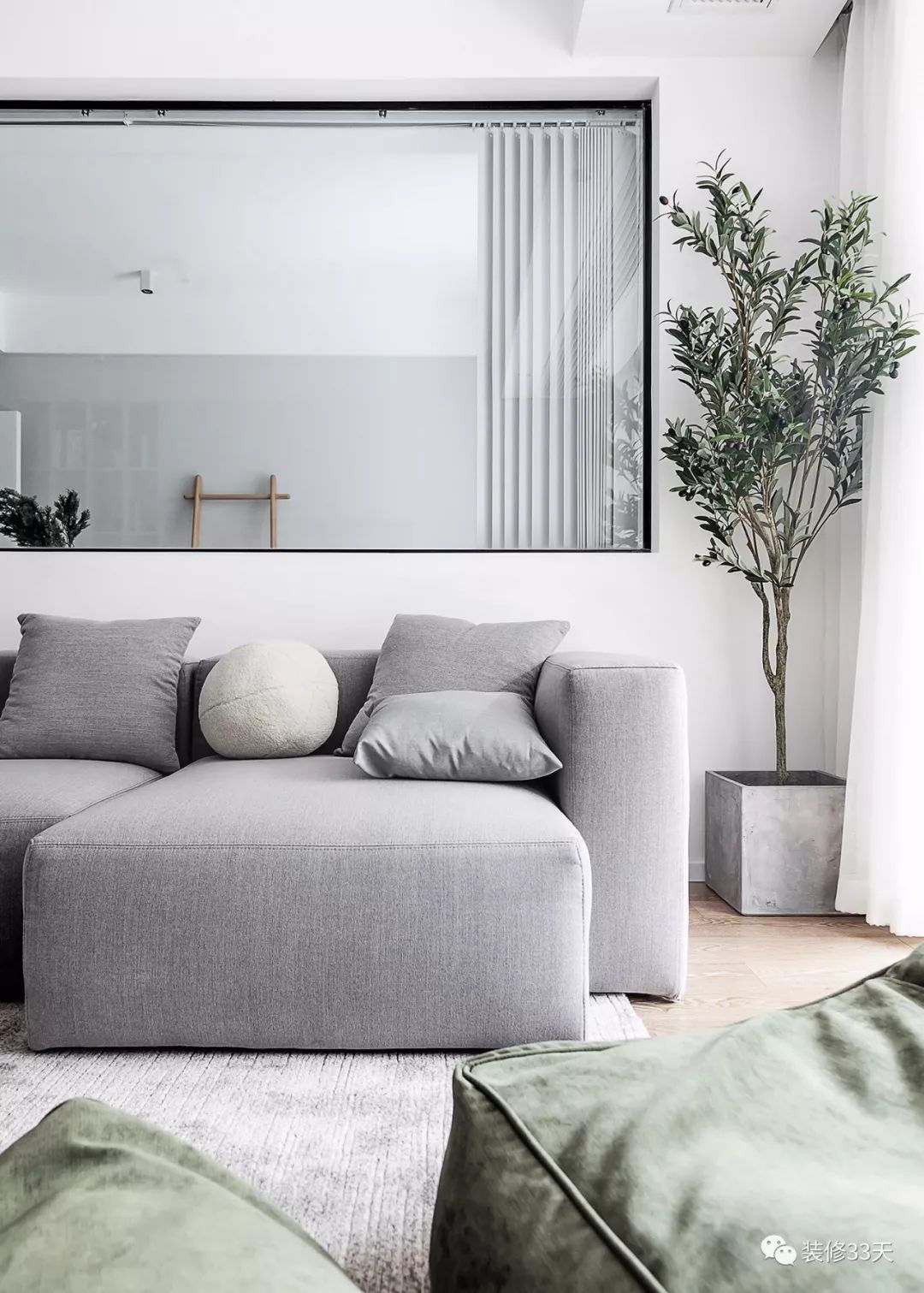 小户型现代简约客厅艺术玻璃窗,附近大玻璃落地窗现代简约风格