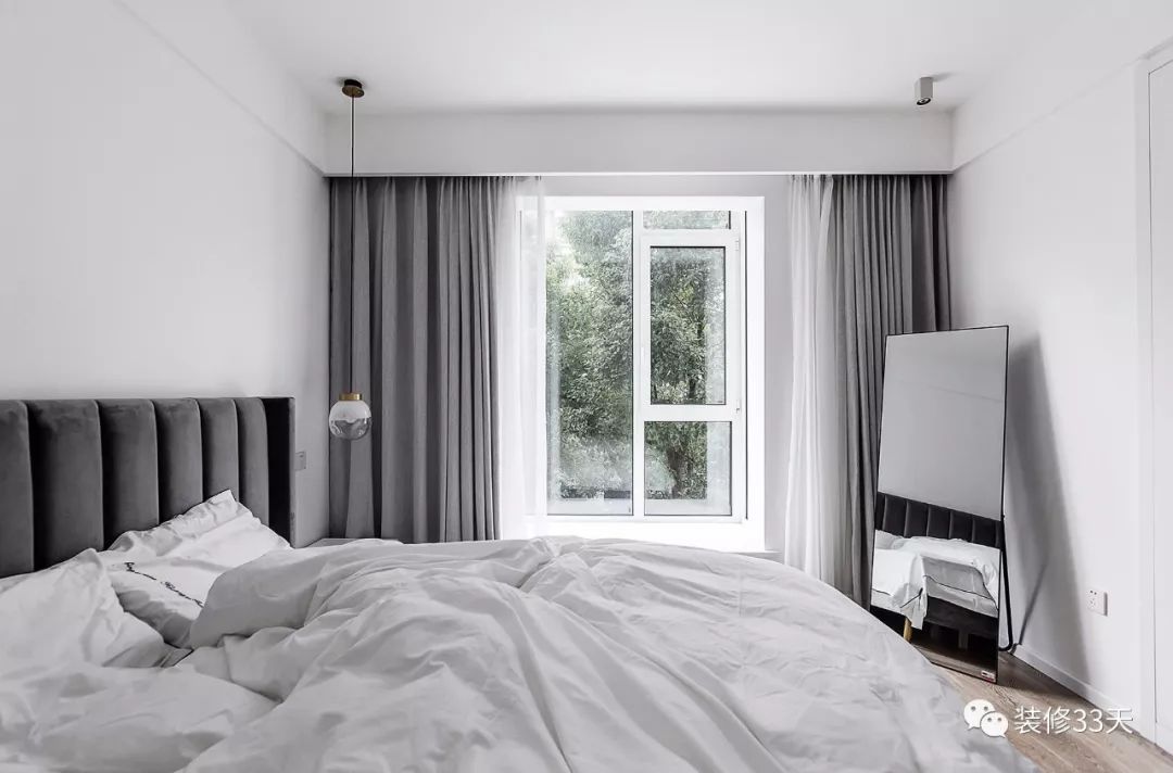 小户型现代简约客厅艺术玻璃窗,附近大玻璃落地窗现代简约风格