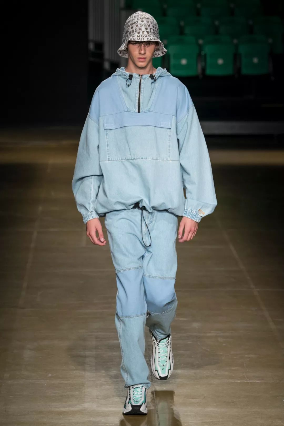 20年春夏男装流行色,2020国际服装春夏男装色彩配比