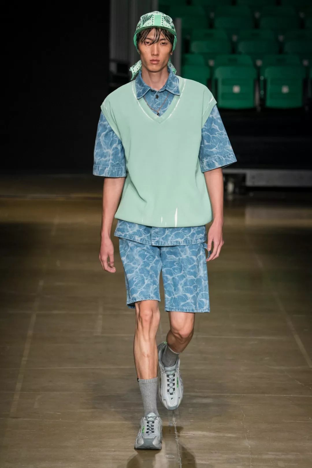 20年春夏男装流行色,2020国际服装春夏男装色彩配比