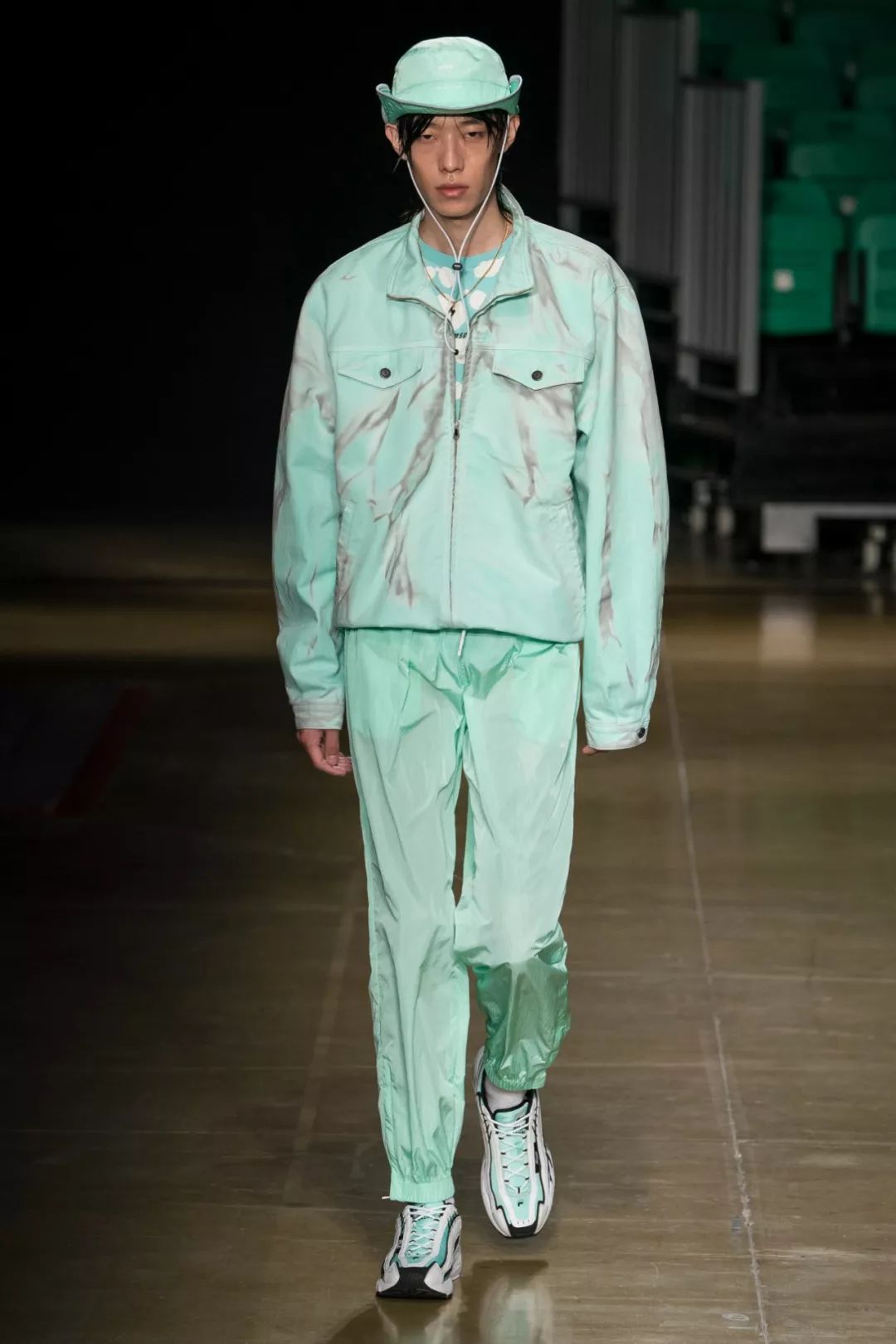 20年春夏男装流行色,2020国际服装春夏男装色彩配比