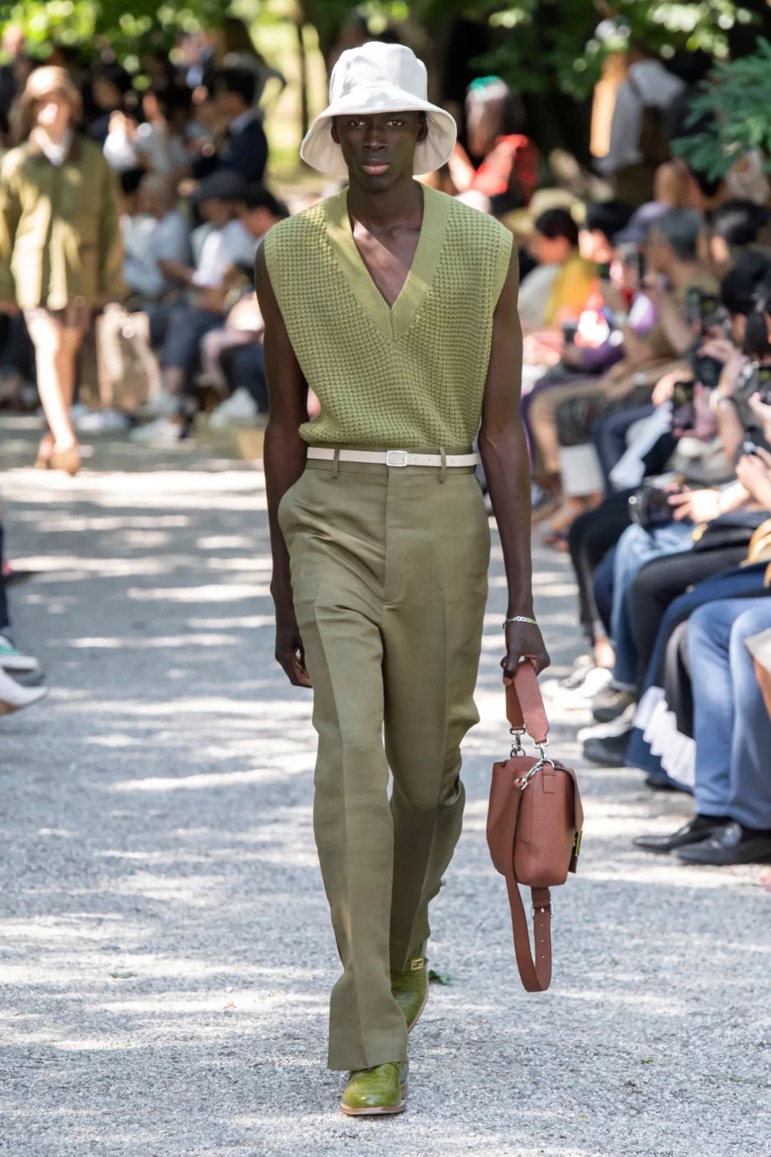 20年春夏男装流行色,2020国际服装春夏男装色彩配比