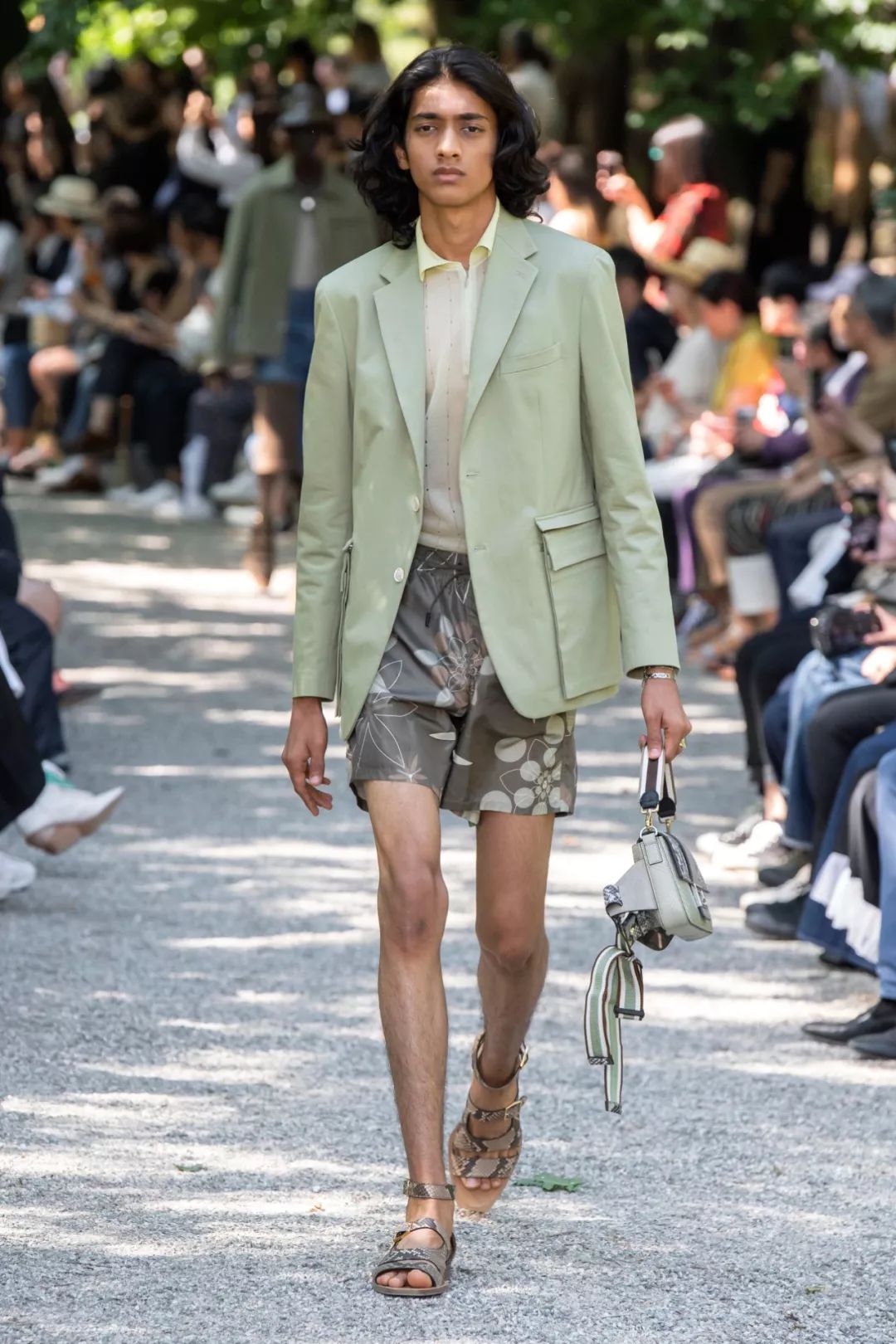 20年春夏男装流行色,2020国际服装春夏男装色彩配比