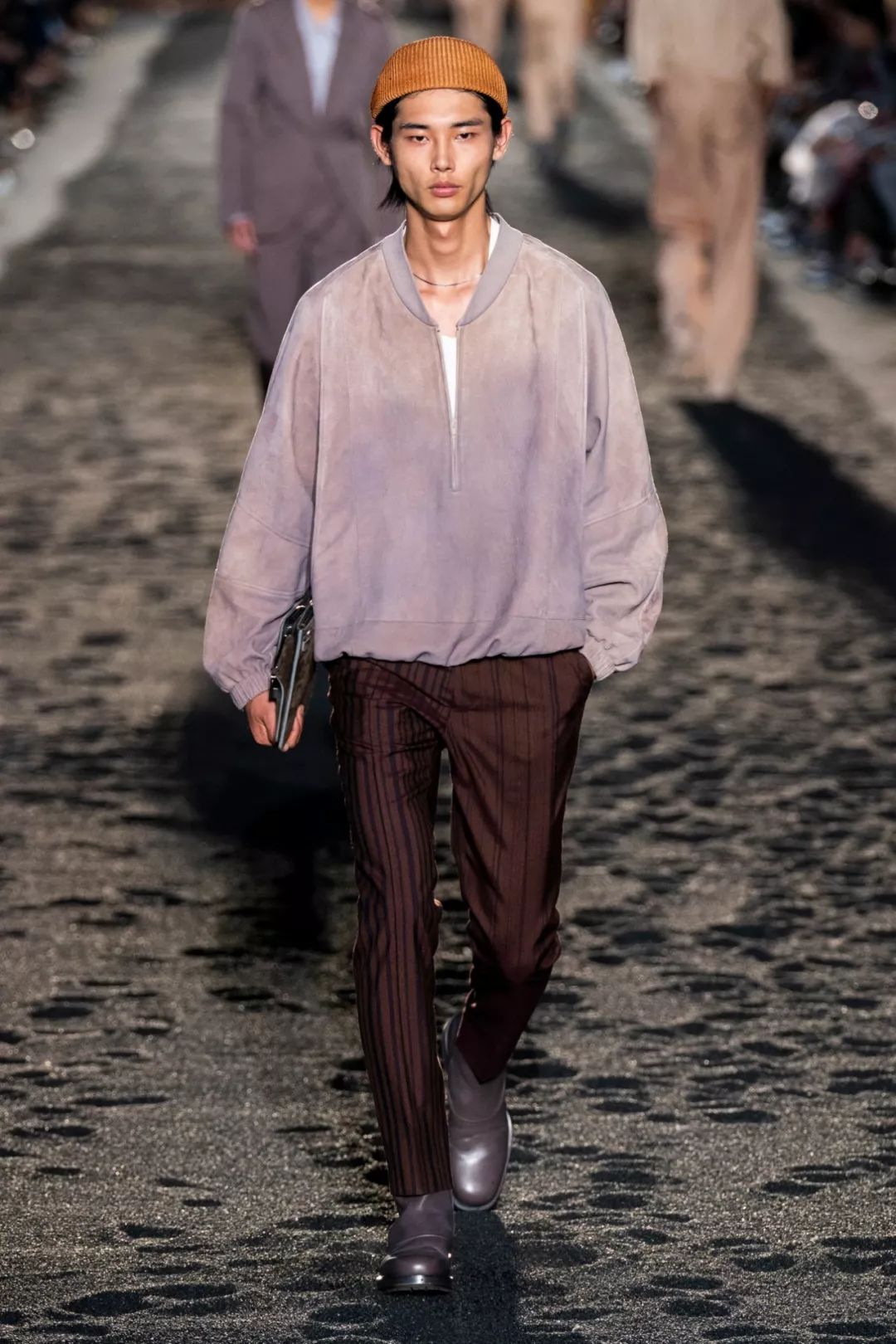 20年春夏男装流行色,2020国际服装春夏男装色彩配比