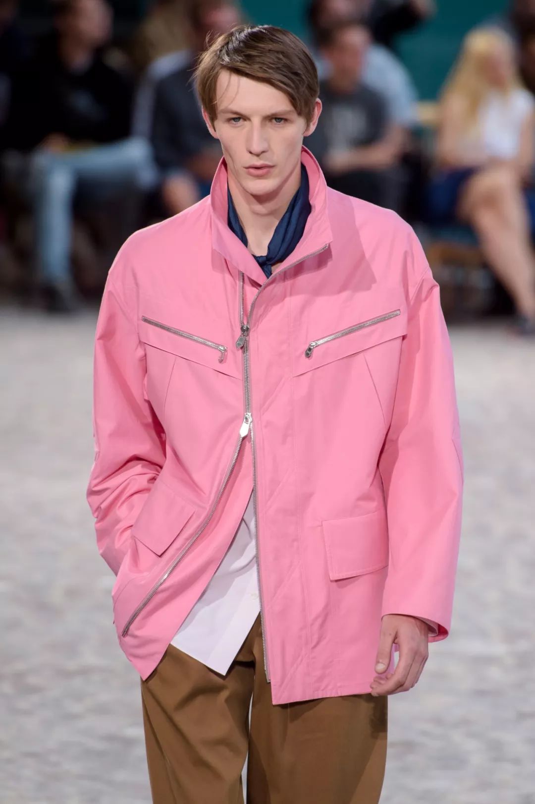 20年春夏男装流行色,2020国际服装春夏男装色彩配比