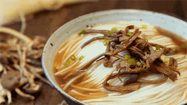 美好的米粉像少女的胸，但我们只能吃到硅胶？