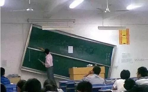 有个逗逼弟弟是个什么样的体验,一个逗逼老师的生活日常