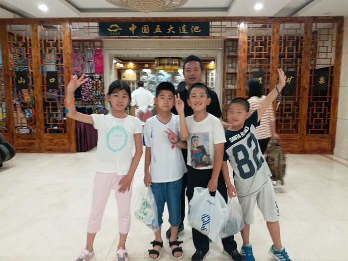 “龙游”家庭体验官*震王**燚:五大连池神秘之旅