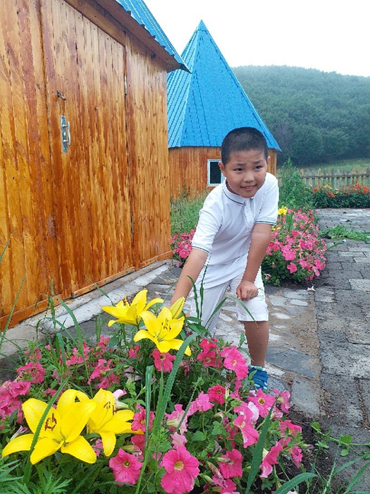 “龙游”家庭体验官*震王**燚:五大连池神秘之旅