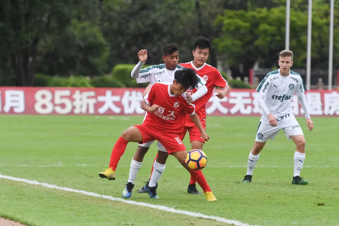 恒大足校2019火热进行,恒大足校2019全国精英招生海选图