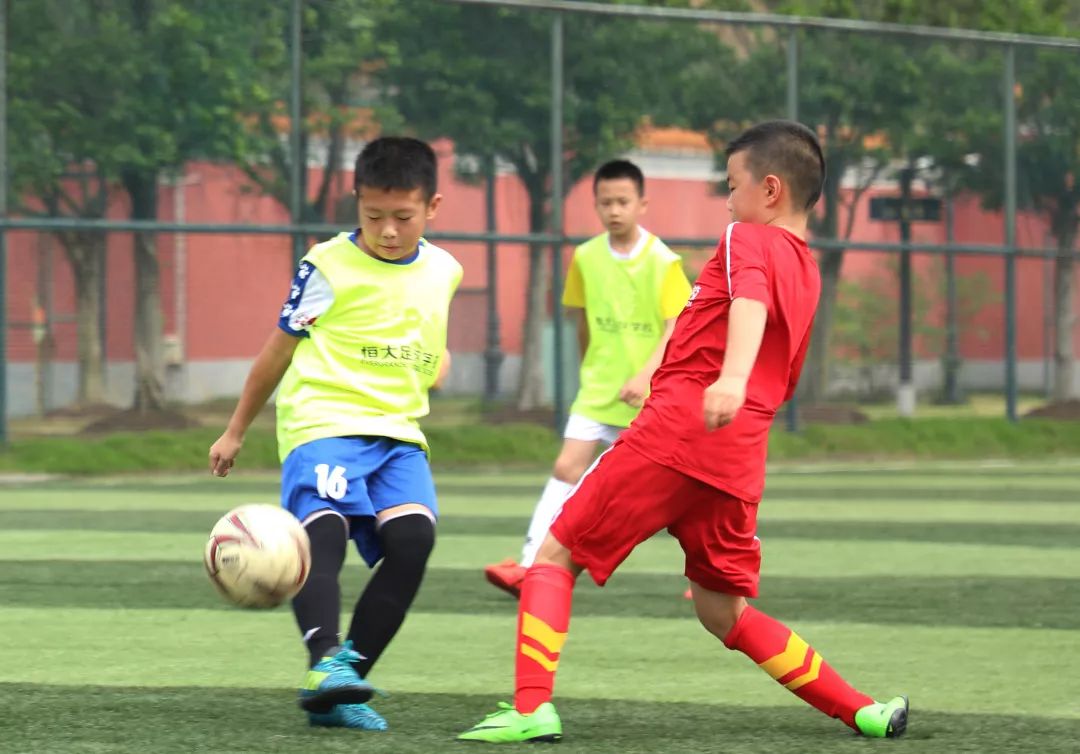 恒大足校2019火热进行,恒大足校2019全国精英招生海选图