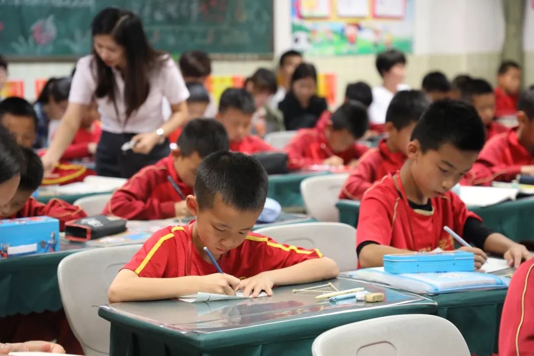 恒大足校2019火热进行,恒大足校2019全国精英招生海选图