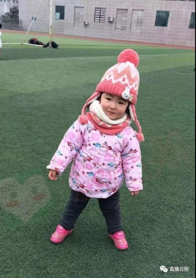 2岁宝宝腿磕青了里面好像有个包,2岁宝宝腿磕了一下走路一瘸一拐