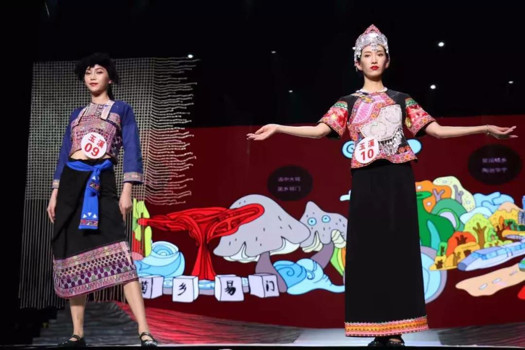 云南好看的民族服饰,来云南一定要穿的民族服饰