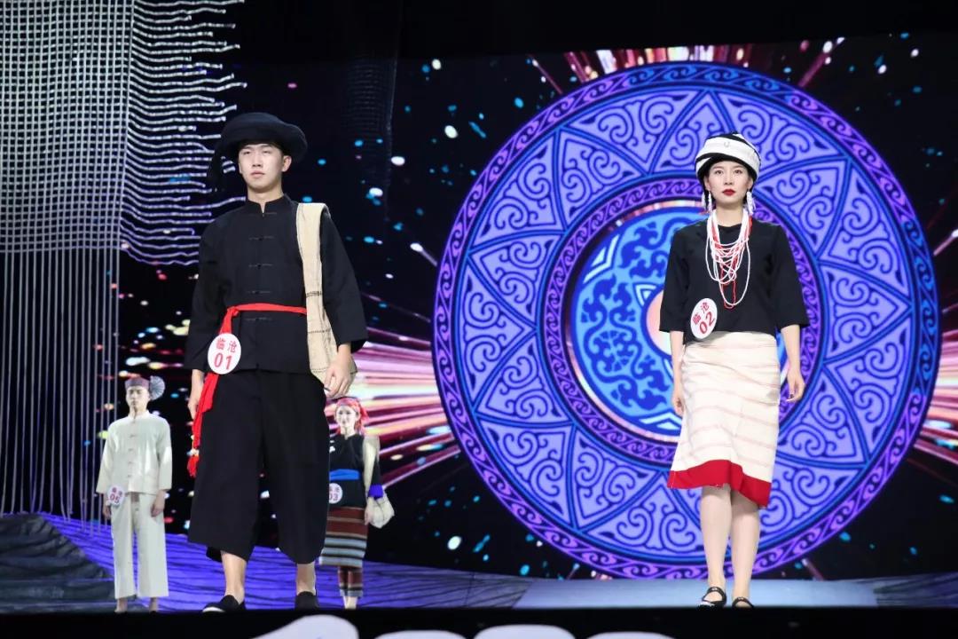 云南好看的民族服饰,来云南一定要穿的民族服饰