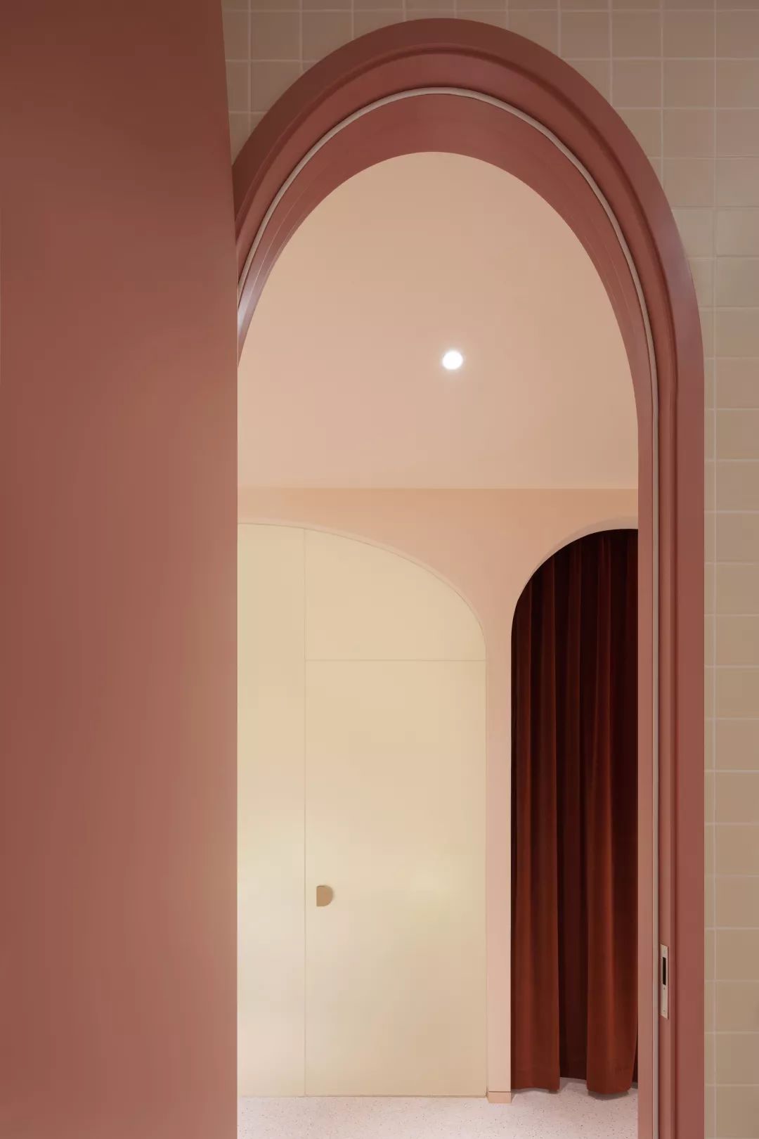 拒绝花哨!建筑师CP孙大勇×万书言,携手打造洞穴式美容院