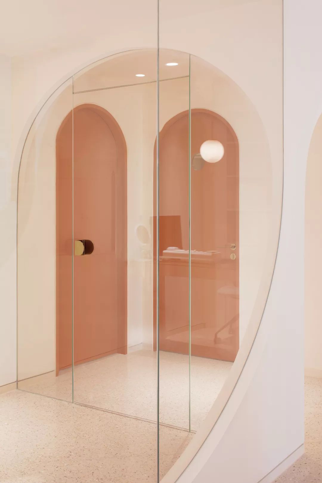 拒绝花哨!建筑师CP孙大勇×万书言,携手打造洞穴式美容院