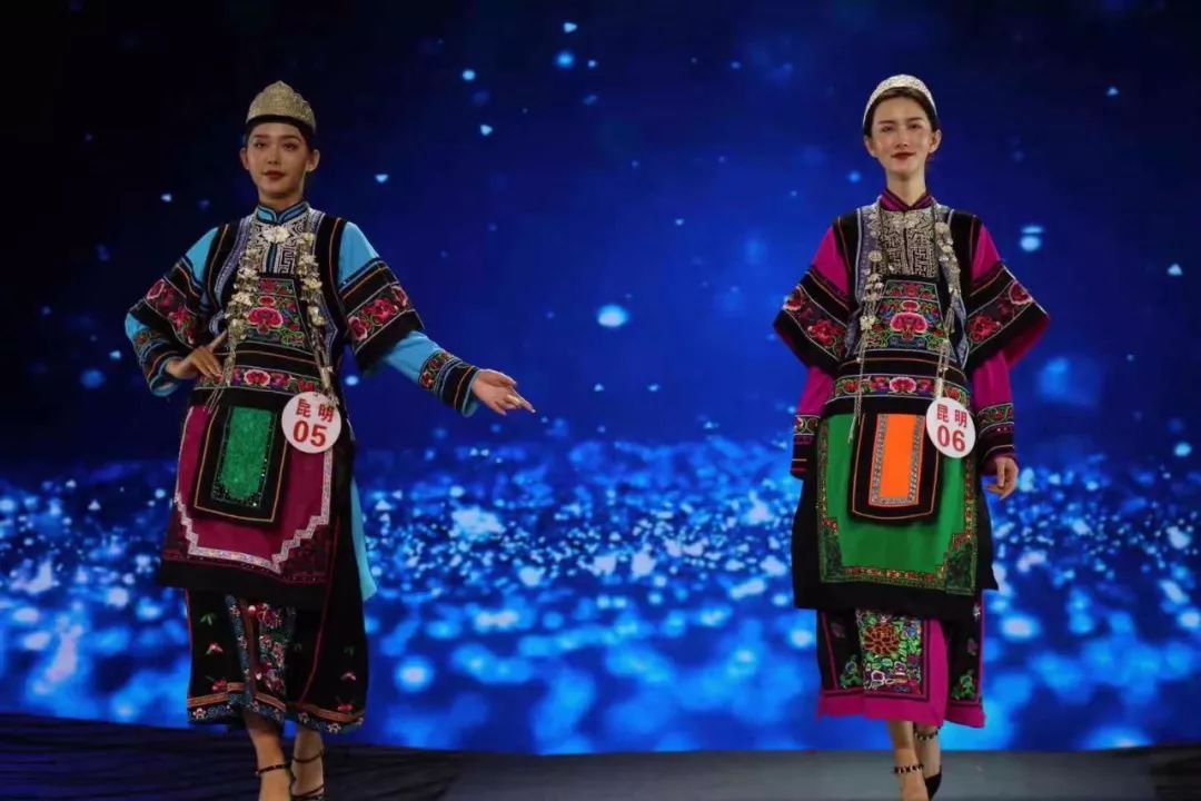 德宏五种少数民族服饰走秀音乐,云南少数民族服饰秀
