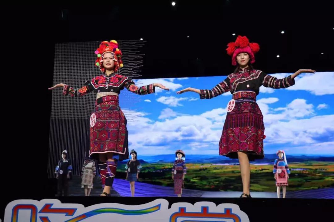 德宏五种少数民族服饰走秀音乐,云南少数民族服饰秀