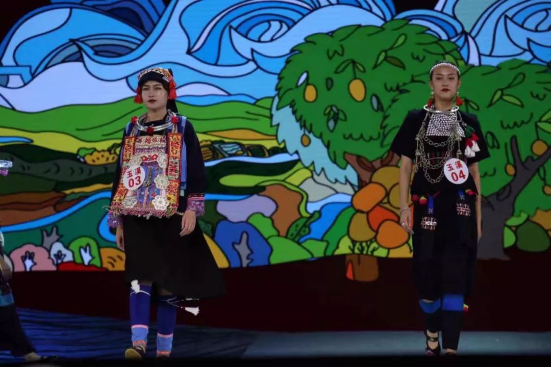 德宏五种少数民族服饰走秀音乐,云南少数民族服饰秀