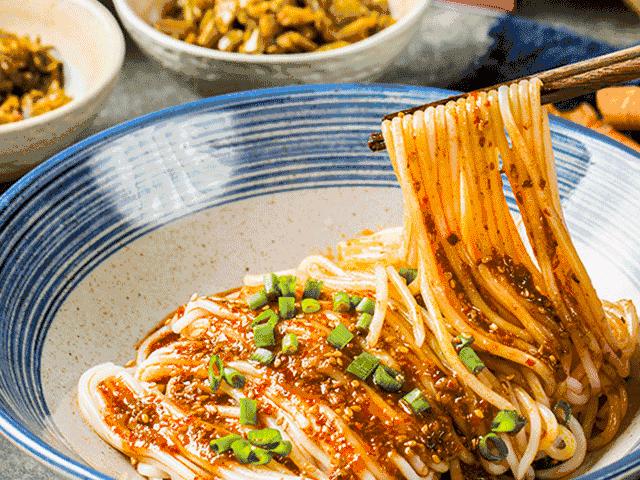 美好的米粉像少女的胸，但我们只能吃到硅胶？