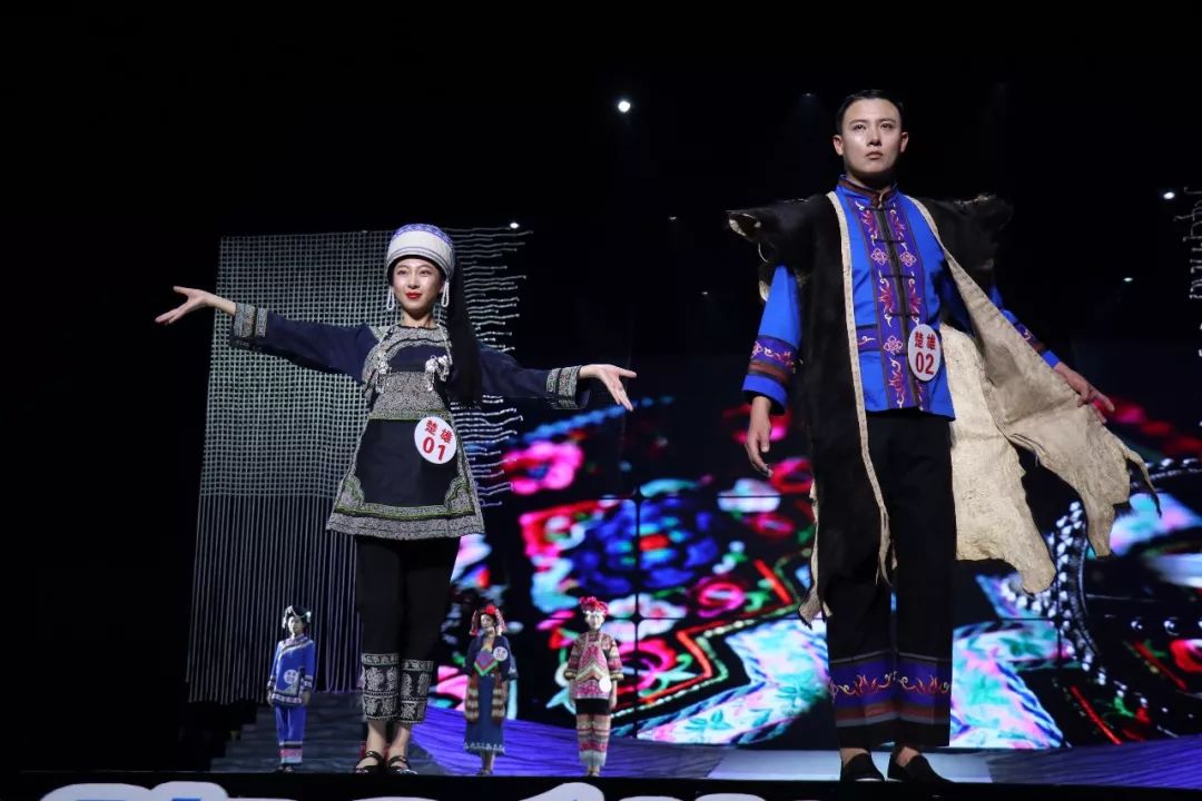 德宏五种少数民族服饰走秀音乐,云南少数民族服饰秀