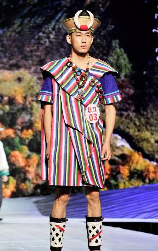 德宏五种少数民族服饰走秀音乐,云南少数民族服饰秀