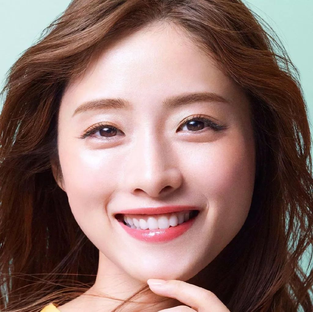 从无人问津到红遍全国的女人,从无人问津到大红大紫完整版