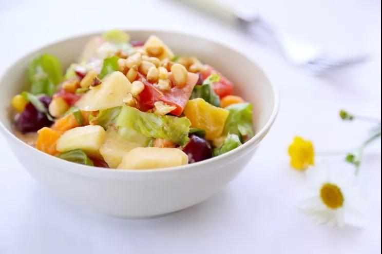 健身精丨还在“葛优瘫”追剧一整天？减肥十二时辰快了解一下