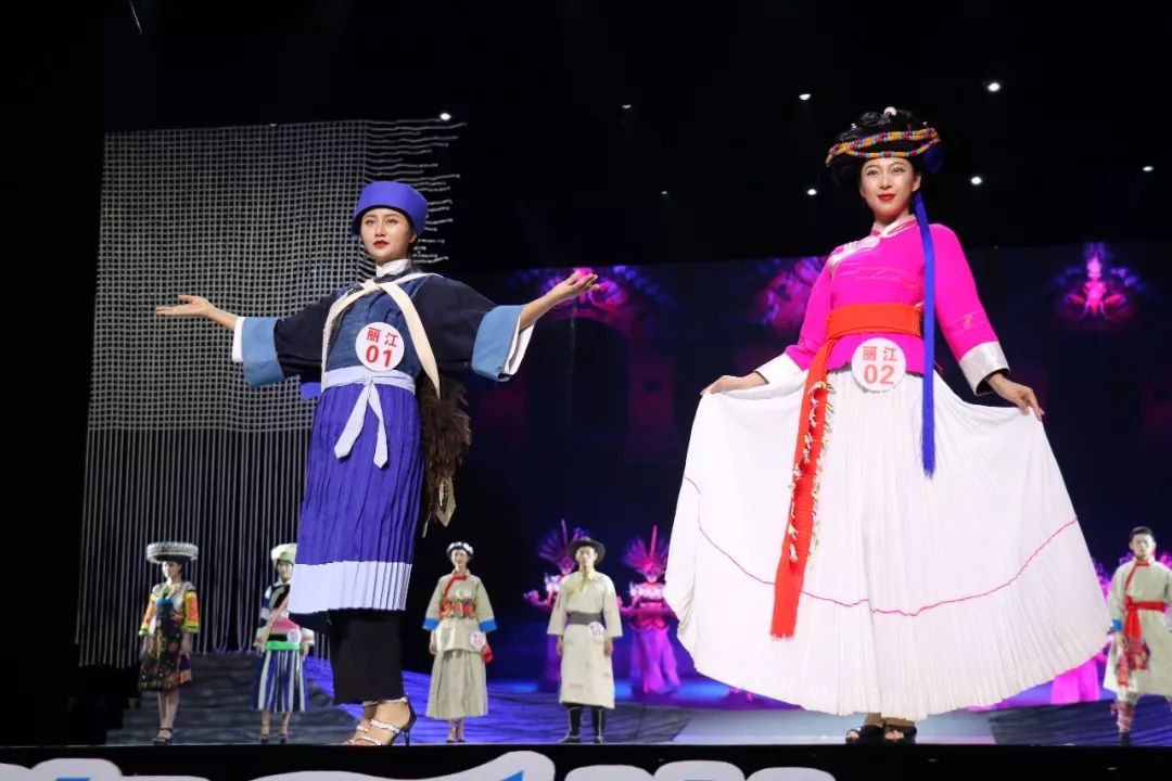 德宏五种少数民族服饰走秀音乐,云南少数民族服饰秀