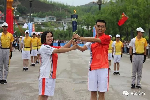 【聚焦二青会】红色兴县喜迎二青圣火30万老区人民传递青*梦春**想