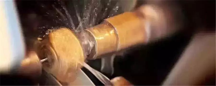 沉香木手串有保养功效吗,沉香手串能抗癌吗