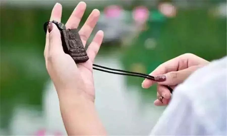 沉香木手串有保养功效吗,沉香手串能抗癌吗