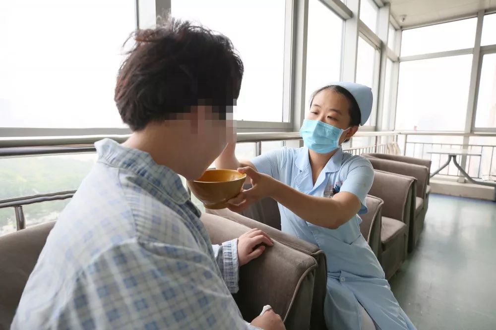 省精神卫生中心“心灵天使”的十二时辰