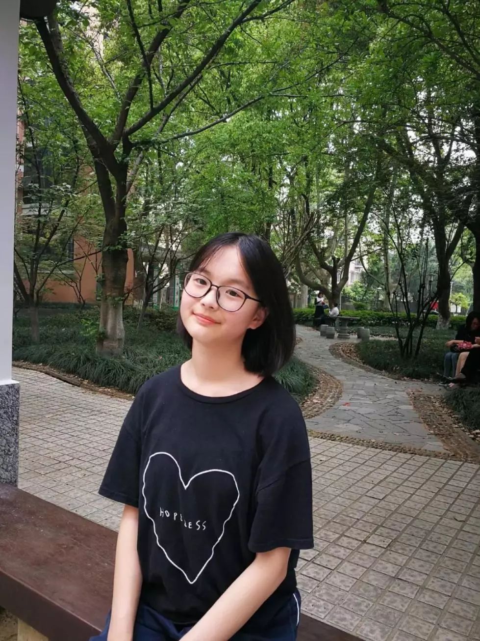 不得了！女生初一开始做微商，挣了4万还保送杭高！她说赚钱有个原则