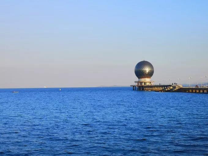 对烟台人来说,不洗海澡(xiajiaozi)就不算过夏天